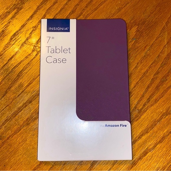 Insignia 7” Amazon fire tablet cover - Picture 1 of 3